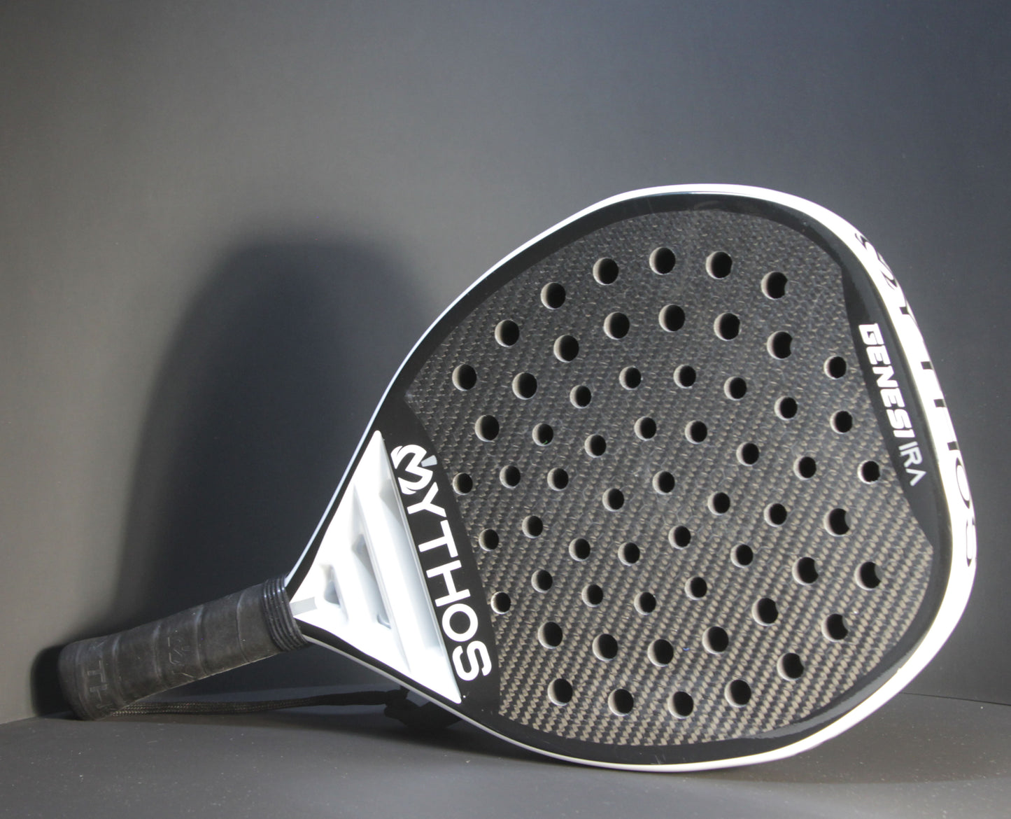 GENESI IRA
CARBON: HARMED 3 K DIAGONAL FOAM: MEDIUM/HARD BALANCE: MEDIUM/HIGH WEIGHT: 363 CIRCA (355/365)